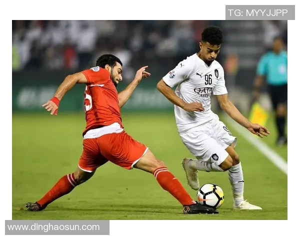 舆论风暴中的足球明星如何在公众压力下走向毁灭之路